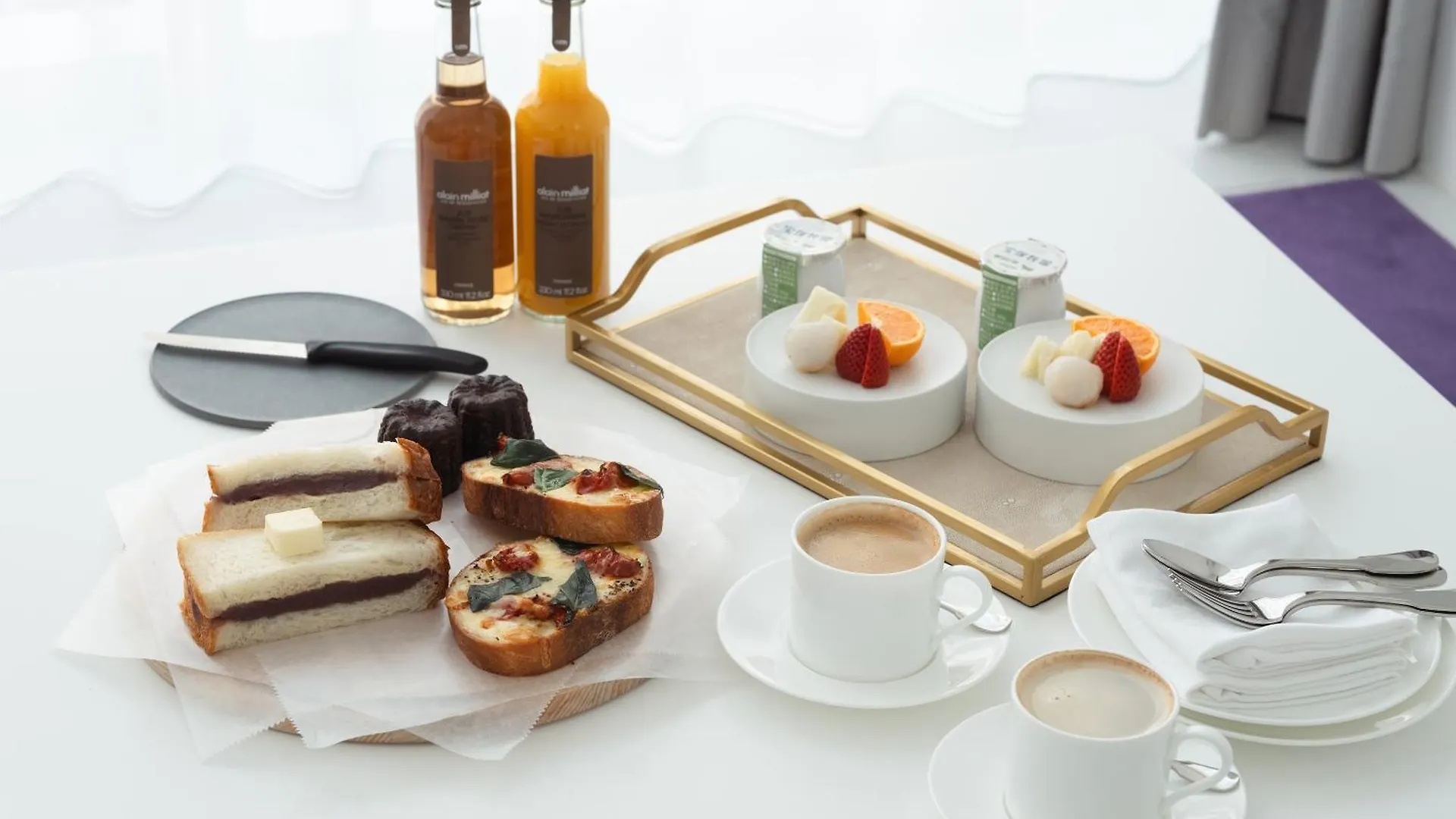 Cuvee J2 Hotel Osaka By Onko Chishin Japan